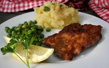 Kalbsbutterschnitzelessen-jeden-Sonntag-Mittag- Kalbsbutterschnitzelessen-jeden-Sonntag-Mittag-