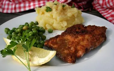 Kalbsbutterschnitzelessen-jeden-Sonntag-Mittag- Kalbsbutterschnitzelessen-jeden-Sonntag-Mittag-